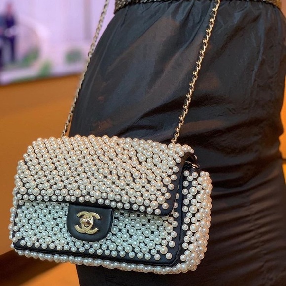 CHANEL Mini Pearl Flap Bag - Picture 7 of 11